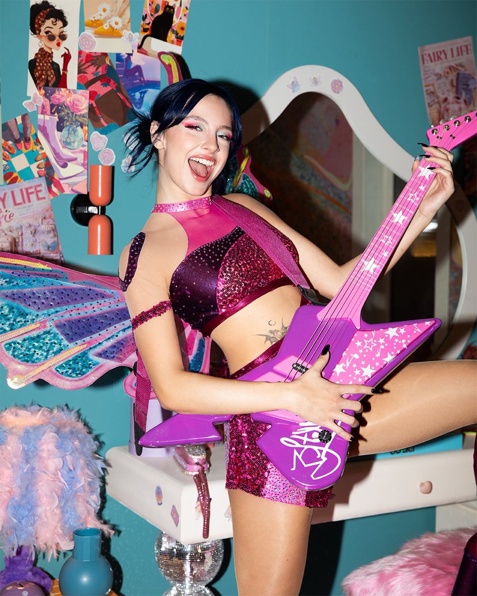 Manifest grubundan Zeynep Oktay, 3 Ekim'de yayınlanacak 'Rüya' şarkısı için Winx Club'tan Miusa oldu.