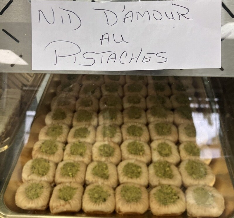 Ne pas consommer de nid d'amour aux pistaches, une pâtisserie préparée et vendue par l'entreprise Pâtisserie Villeray, toutes les régions du Québec ow.ly/BlHW50X4hIa