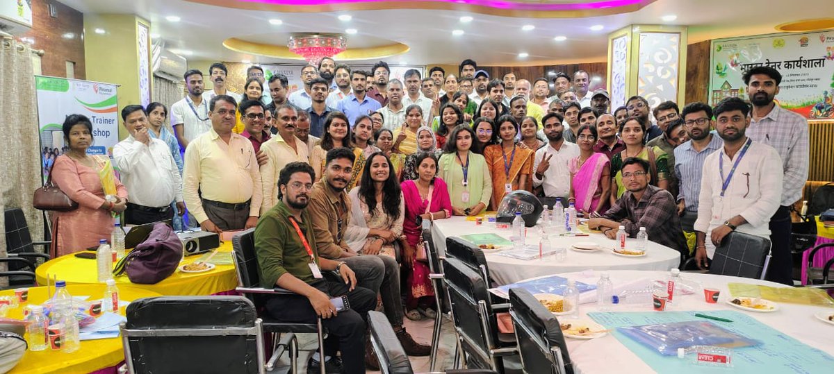 bharatcollab's tweet image. A two-day Master Trainers Workshop in Nawada under #NipunBharat brought together 200 trainers from 14 blocks. From pedagogy & FLN kits to PTMs, Bal Sansad & dropout solutions, the focus was on empowering trainers as catalysts of change in their Panchayats.