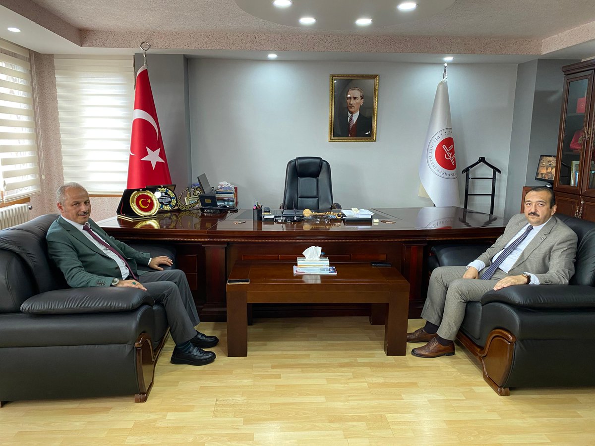 Ziyaret

Kartal İmam-Hatip Lisesi Müdürü Doç. Dr. Özkan ÖZTÜRK, Bakırköy İlçe Müftümüz Muhammet Ali ÖZER’i ziyaret etti. ÖZER, nazik ziyaretlerinden dolayı kendilerine memnuniyetlerini ifade ederek teşekkür etti.