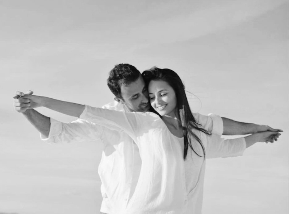 DaciaAlana's tweet photo. "En asuntos de amor, los locos son los que tienen más experiencia porque aman locamente; los cuerdos aman cuerdamente, que es como no haber amado nunca".
J Benavente. https://t.co/Pv1Npv8PhN
