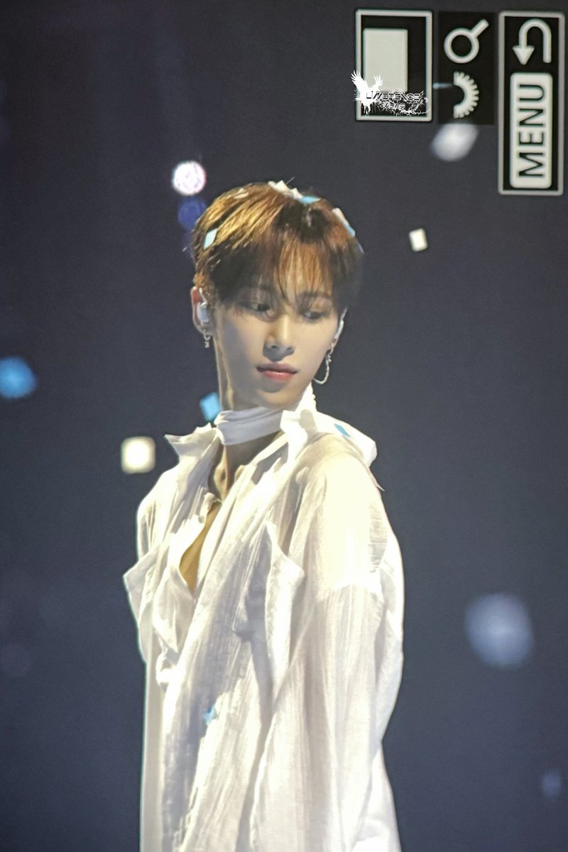 mpregjiahao's tweet photo. I'm simping over this jiahao look. I literally have the same photo from 67 different angles. GEMASSSSS https://t.co/zG80GRtnWd
