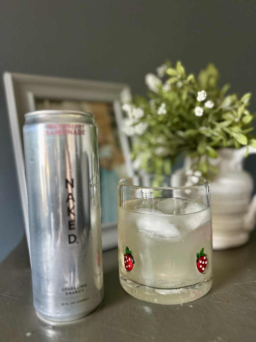 sincerelystacie's tweet image. Are you looking for #energydrinks without artificial sweeteners? Try #NakedNutrition Sparkling Energy Drinks in 3 flavors sincerelystacie.com/2025/09/naked-… #productreview #sparklingenergydrinks #noartificialsweeteners #organic