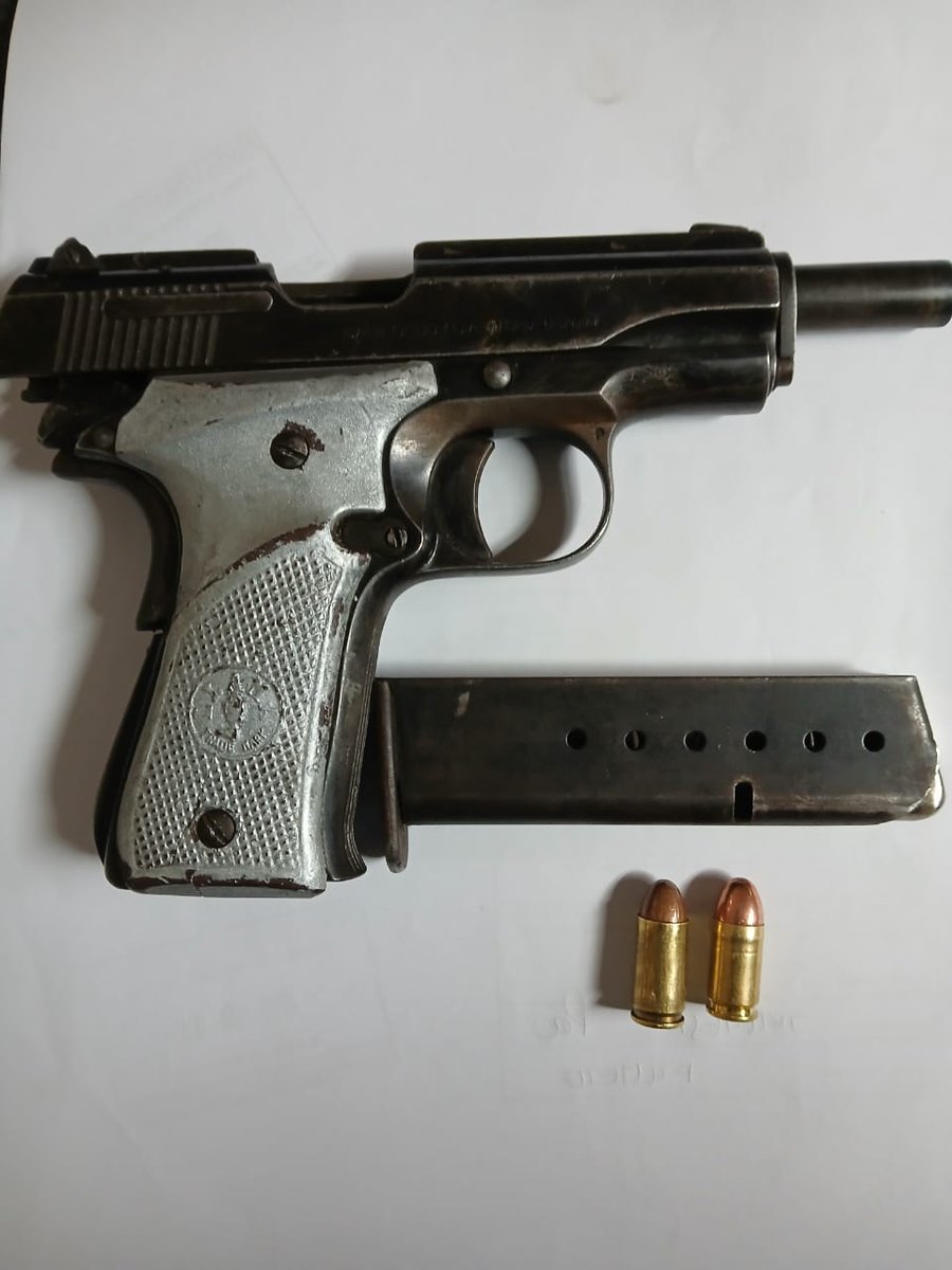 SAPoliceService's tweet image. #sapsEC #SAPS in the OR Tambo district recovered 2  unlicensed firearms on Monday, 29/09 in two seperate incidents in Qumbu and Ngqeleni. 2 Suspects, aged 28 and 33, arrested on charges of unlawful possession of an unlicensed firearm and unlawful possession of ammo.…