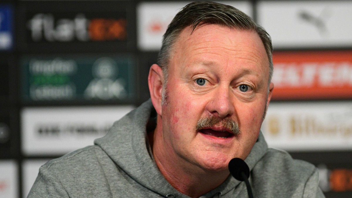 Sky_Marlon89's tweet image. Trotz aller Kritik: Mir zollt es großen Respekt ab, dass Roland #Virkus den Schritt selber geht und von seinem Amt zurücktritt, damit der Verein einen neuen Impuls setzen kann, um die sportliche Situation wieder in ruhige Gewässer zu führen. #Borussia ⚪️⚫️🟢