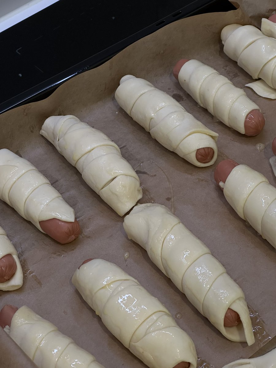 thekotyaka's tweet image. переїхали на нову квартиру і тут є духовка😍

довго я не чекав😈🤌