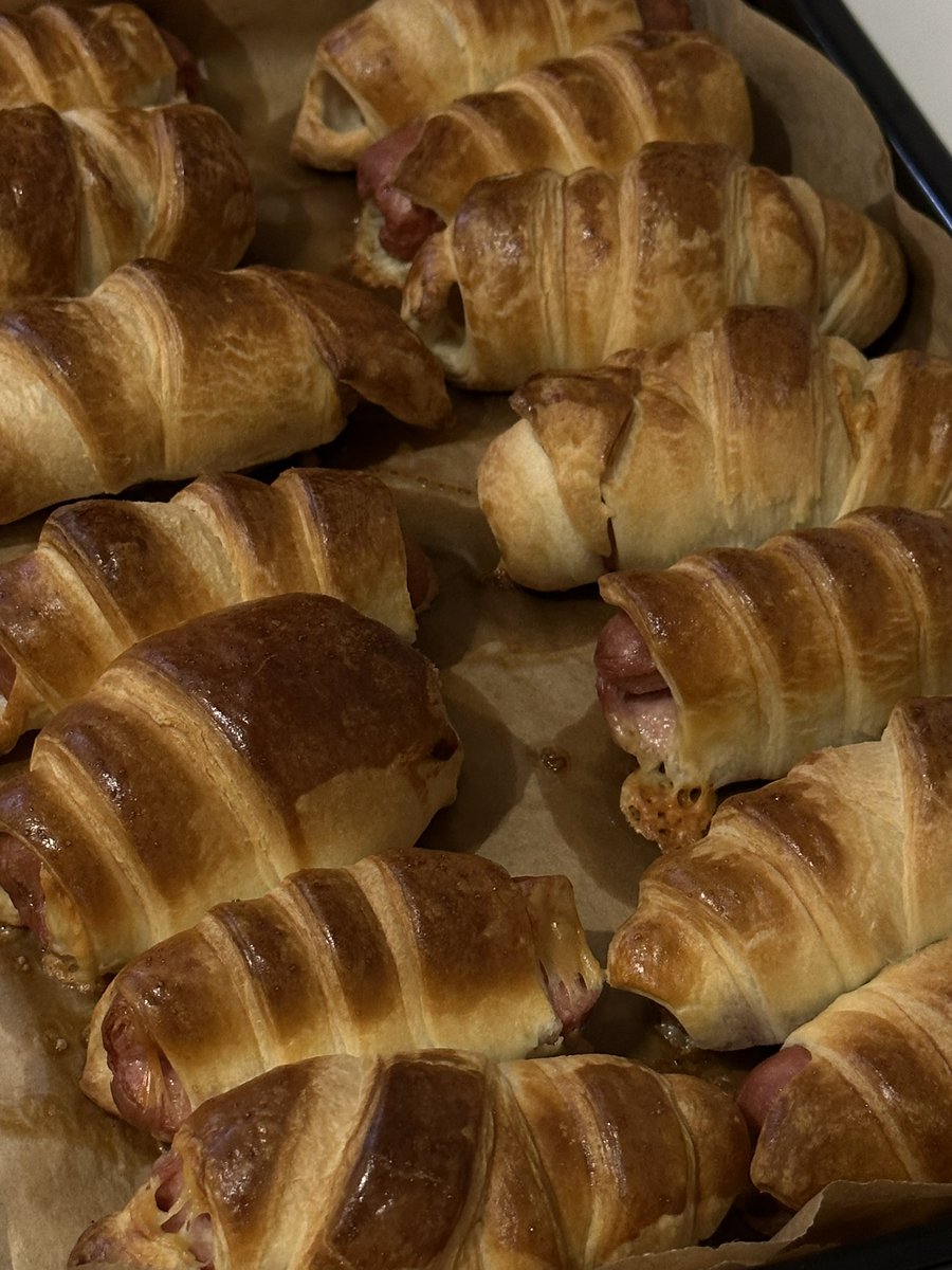 thekotyaka's tweet image. переїхали на нову квартиру і тут є духовка😍

довго я не чекав😈🤌