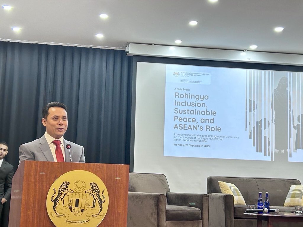 mohr_nug's tweet image. Deputy Minister U Aung Kyaw Moe attended the “Rohingya Inclusion, Sustainable Peace &amp;amp; ASEAN’s Role” discussion in New York during the 80th UNGA, co-hosted by the UN Malaysian Advisory Group and #Rohingya Advisory Council, with key leaders and activists present.#UNGA #ASEAN