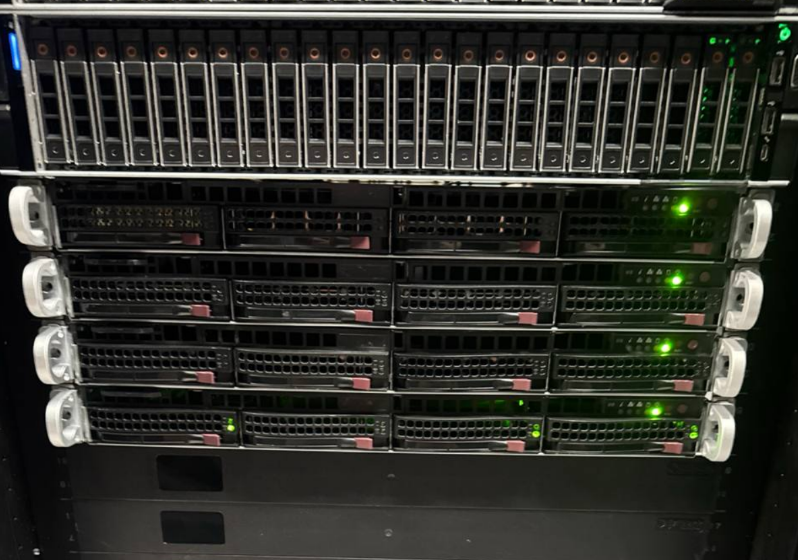 🚀 Ce week-end, nous avons déployé 4 nouveaux serveurs au 🇬🇧 Royaume-Uni pour l’un de nos clients.

Nos POPs actuels :
🇫🇷 Paris – Equinix PA5
🇩🇪 Francfort – Equinix FR7
🇬🇧 Londres – Equinix LD5

Si vous êtes intéressés par des serveurs ou du réseau sur l'un de nos POPs, vous