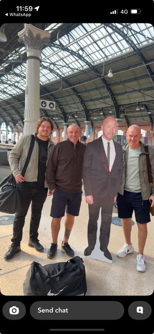 simma31's tweet image. on our  way  with Big Al ⚫️⚪️ #Eddiesmags