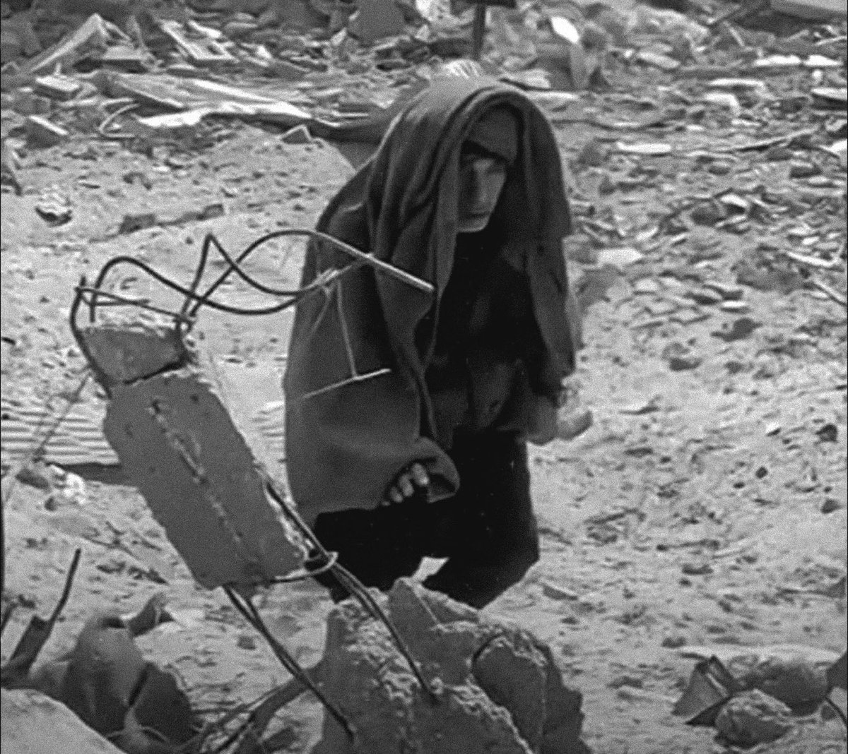 Sen yeryüzüne öyle bir darbe vurdun ki; Allah onunla kıyamete kadar hak ile batılı birbirinden ayıracak. 
#FreePalestine #Gaza #DontForgetGaza #SumudForGaza #FreePalestine #Gaza #DontForgetGaza #MeTooFromGaza #GlobalSumudFlotilla #FreePalestine #Gaza #DontForgetGaza