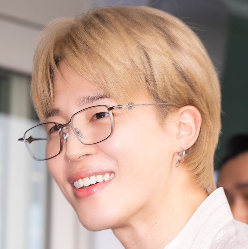 jm3goo's tweet photo. i know how fucking gorgeous and darling level transcendent beauty bordering on the inhuman u are but never fucking leave me again https://t.co/iujLgksczB