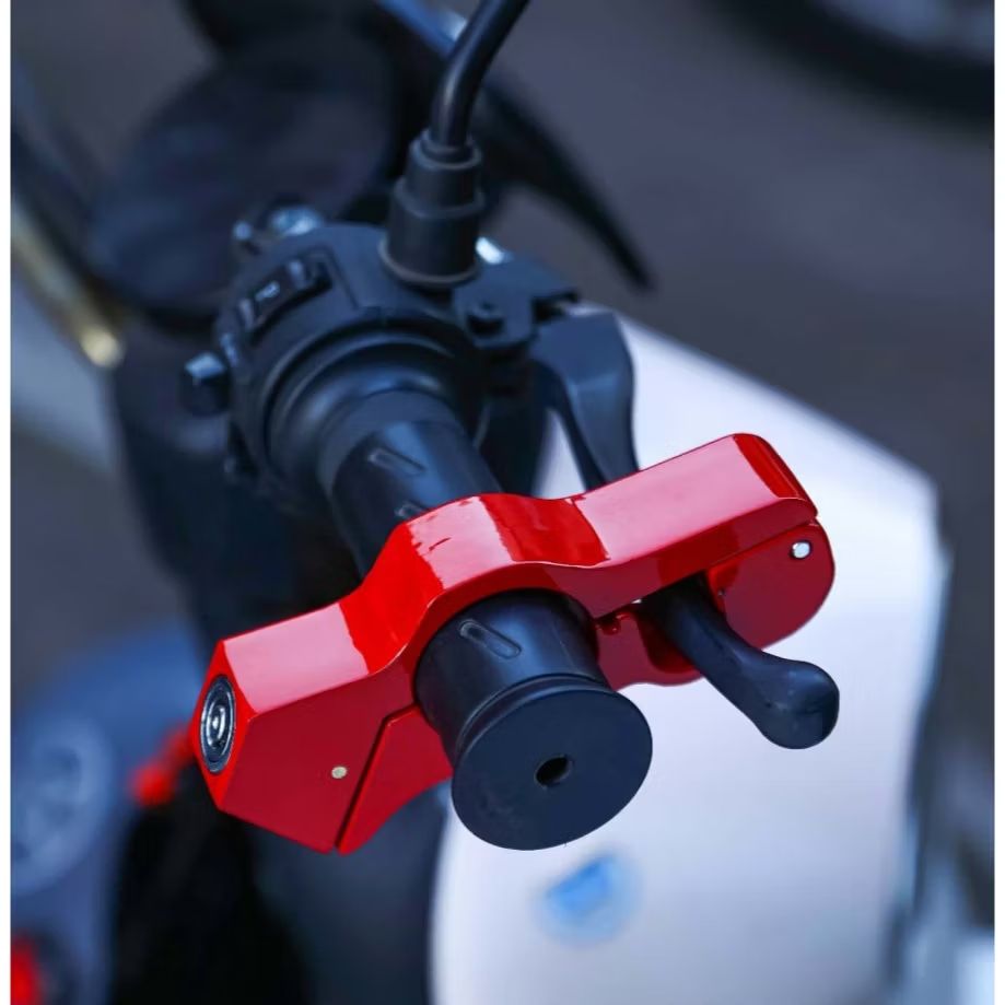 arief_48845's tweet photo. Cek GSM47 Gembok Stang Motor Kunci Stang Motor Anti Maling Kunci Pengaman dengan harga Rp41.999. Dapatkan di Shopee sekarang! https://t.co/bI12QrLOn6 https://t.co/rz2nHwda9M