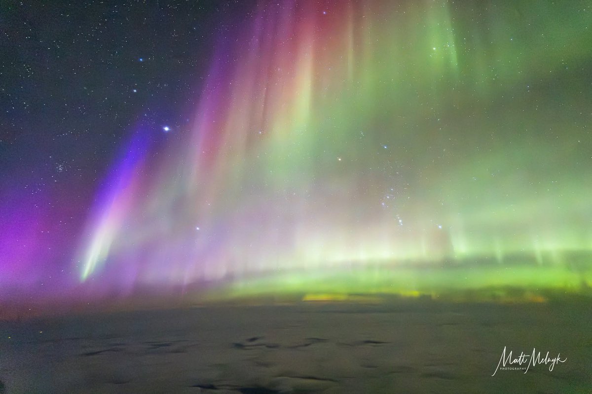 Amazing #Aurora last night from 39,000 ft. On the #Dreamliner!  #yyc to #Dublin #Ireland <a href="/CalgaryRASC/">RASC Calgary Centre</a> <a href="/ChasinSpin/">ChasinSpin</a> <a href="/NASA/">NASA</a> <a href="/TamithaSkov/">Dr. Tamitha Skov</a> <a href="/teamdomcanada/">teamdomcanada</a> <a href="/weathernetwork/">The Weather Network</a> #ShareYourWeather #abstorm