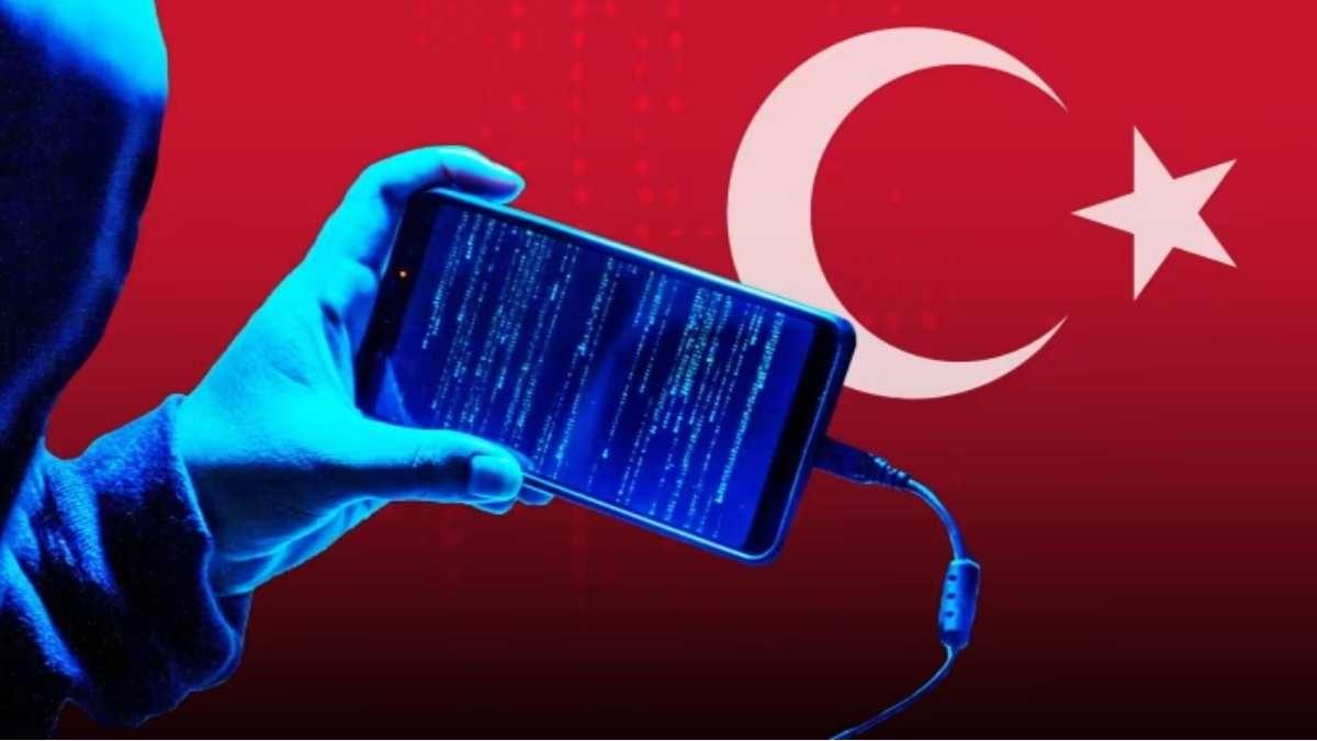 📌 MİT’TEN SİBER CASUSLARA TARİHİ DARBE‼️

Türkiye Cumhuriyeti vatandaşlarının kişisel verilerini çalan, yasa dışı sorgu panelleri kurarak bunları yurtdışına casusluk faaliyeti kapsamında aktaran şebeke çökertildi!

👉MİT koordinesinde; Jandarma, USOM ve MASAK’ın iş birliğiyle