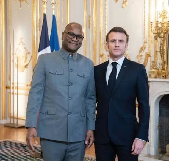 🚨🇿🇦🇫🇷#URGENTE 🚨 #BRICS 

¿LO SUICIDARON?
El embajador sudafricano en Francia es encontrado muerto tras caer del piso 22 de un hotel, según medios franceses...