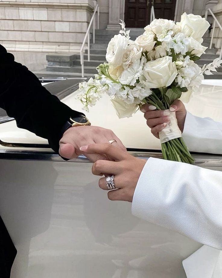 sushikimaa's tweet image. Marriage of convenience by Jack and Rose Hawthorne 😌