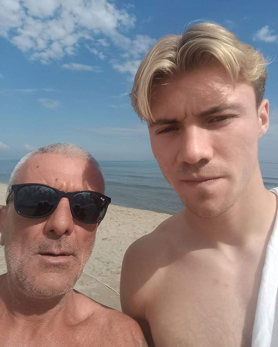 NapoliPosts's tweet image. Hojlund stamattina a Varcaturo ☀️🌊