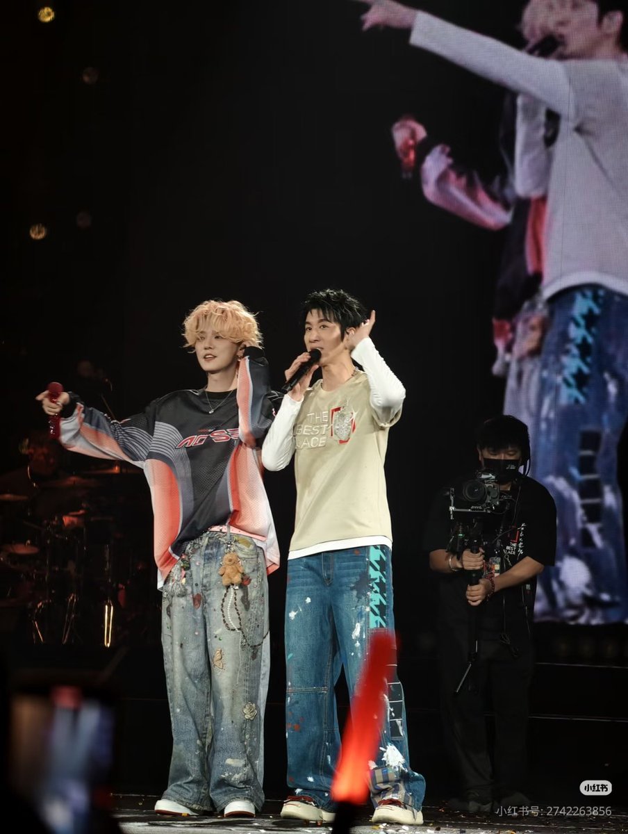 วันนี้น้องลู่หานไปเป็นเกสต์​คอนลี่หงเกอ