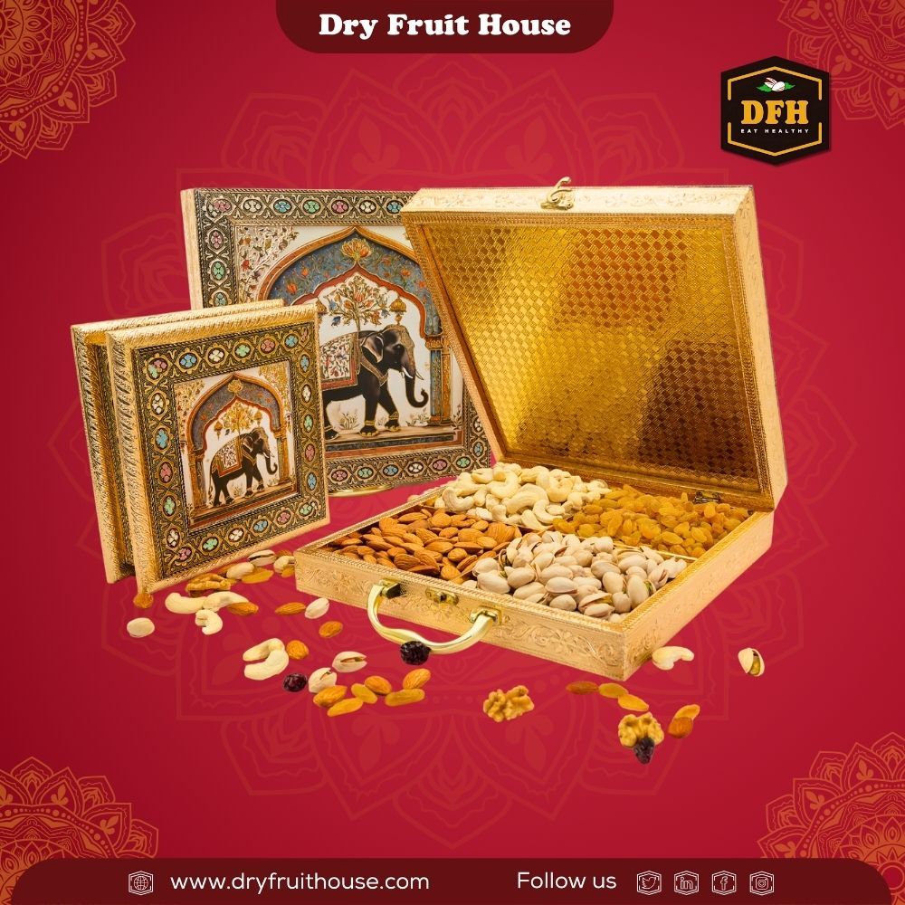 dryfruithouse's tweet photo. Celebrate health, happiness &amp; togetherness this Diwali 🎉🌸.
Our premium Dry Fruit Gift Boxes are perfect for corporate gifting &amp; festive surprises 🎁💼.

#DiwaliGifting #CorporateGifts #DryFruitHampers #FestiveHampers #HealthyGifting #LuxuryHampers #CustomisedHampers #DryFruits https://t.co/dxZ83mSPx5