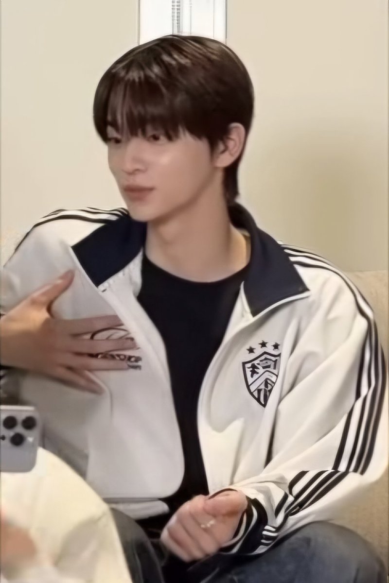 뉴밍ᰔ tweet media