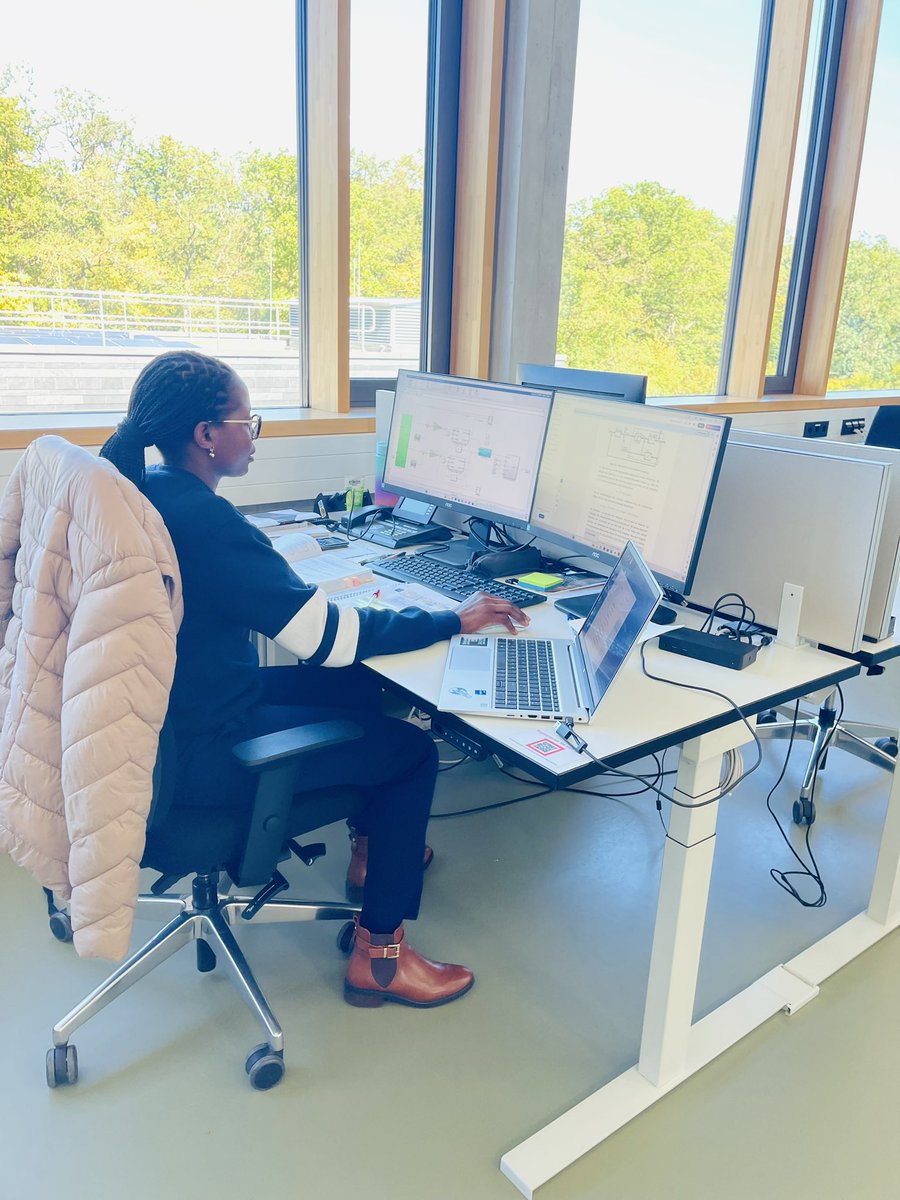 esterhamatwi's tweet photo. #September 🤩… settling in as a visiting researcher at Aalen University of Applied Sciences #HochschuleAalen 🇩🇪📑🟢⚡️ https://t.co/1wXqAXqZjh