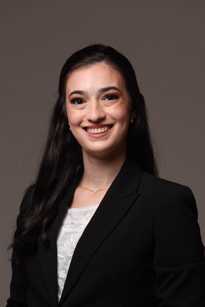 Hello #MedTwitter!

I'm Giovanna, a Brazilian IMG from Rio de Janeiro 🇧🇷, excited to be applying for #InternalMedicine this #MATCH2026!

Outside medicine, I'm passionate about sports 🏐⚽️, cooking 🍳, reading 📚, and playing the guitar 🎸!

Excited to connect!