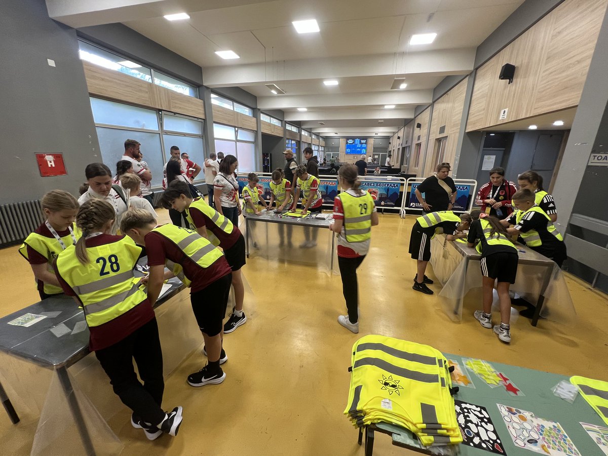 FIARegionI's tweet photo. 🚲🦺 At the #ETEC2025, the FIA Region I highlights the importance of road visibility through the FIA station, where children personalised their own high-visibility vests.

Wearing these vests is a simple yet effective way to reduce risks and increase safety!
#RoadSafety https://t.co/N4wSmKefsS