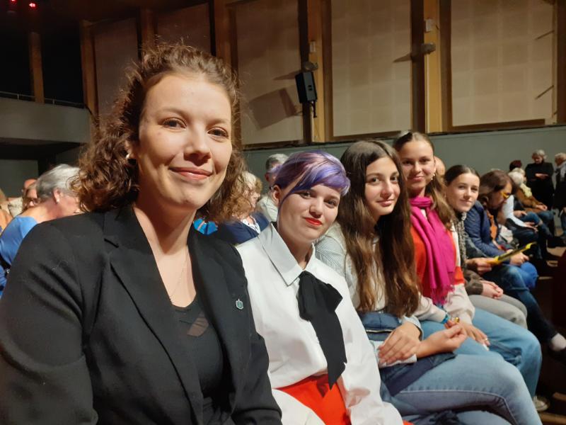 ➡️ Ce week-end, les élèves de première et terminale de la spécialité théâtre ont pu assister à la représentation autour de l'auteur Labiche, par la Compagnie des Fusionnés !

#theatre #dramaturgie #spécialité #lycee #miseenscene #grandest #hautemarne #chaumont #lyceebouchardon
