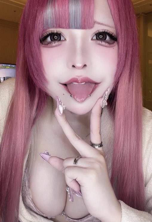 ちょーっと♡マークつけたらぁ…

みんなのオチンポ立っちゃうのウケる♡

くっそぉ…
ムカつく〜…♡

絶対犯してやる〜…♡

って負けてくの好きですよね♡

ほら…
気づかないフリしとくので♡
まけに来ちゃお？♡

おいで？

#貼り合い
#勃起我慢
#通話貼り合い