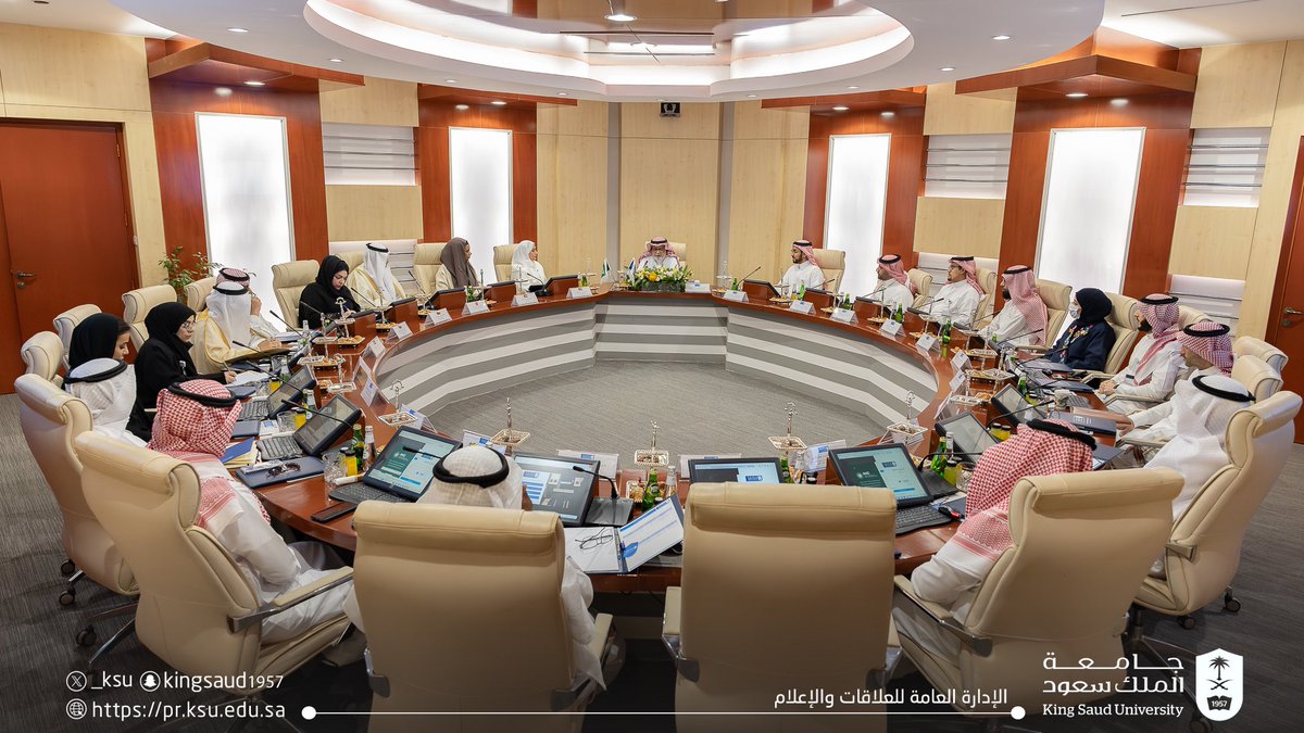 _KSU's tweet photo. سعادة نائب رئيس الجامعة للشؤون التعليمية والأكاديمية أ.د. ناصر الداغري يترأس اللقاء التعريفي لبرنامج المنح الدراسية والابتعاث للجامعة، بحضور ممثلي المكاتب والملحقيات الثقافية لدول مجلس التعاون الخليجي في المملكة.

#جامعة_الملك_سعود https://t.co/qA8p3bnsf1