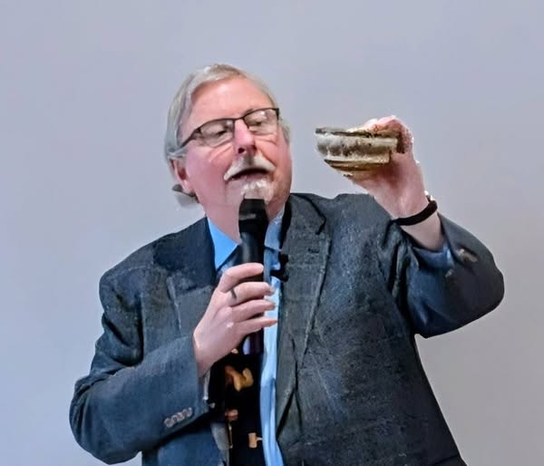 HK4HearingLoss's tweet photo. Thank you to John Sandon, ceramics and glass expert and @LondonBeachHote for a fantastic afternoon to hear all about this fascinating subject whilst enjoying afternoon tea!  Very grateful for the hotel's unique charitable scheme too! https://t.co/wpDejTxyR1