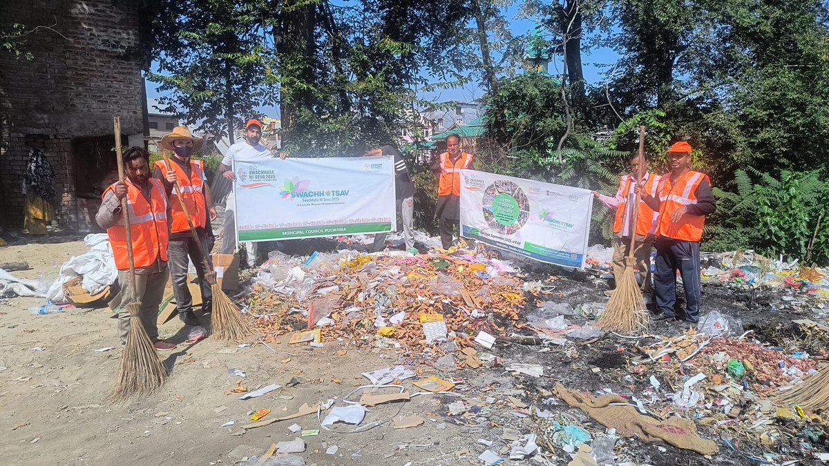mcpulwama's tweet photo. Today Under the Campaign of Swachtha hi Sewa Mc Pulwama Conducted cleanliness drive of CTU at Malikpora ward no 07....
#SwachhBharatGov, #SwachhBharat, #MoHUA_India #MoHUA_India #JKHUDD1 #SwachSurvekshan #SwachhBharatGov #PMOIndia #OmarAbdullah #mlkhattar #OfficeOfLGJandK https://t.co/mOb37xzNTw