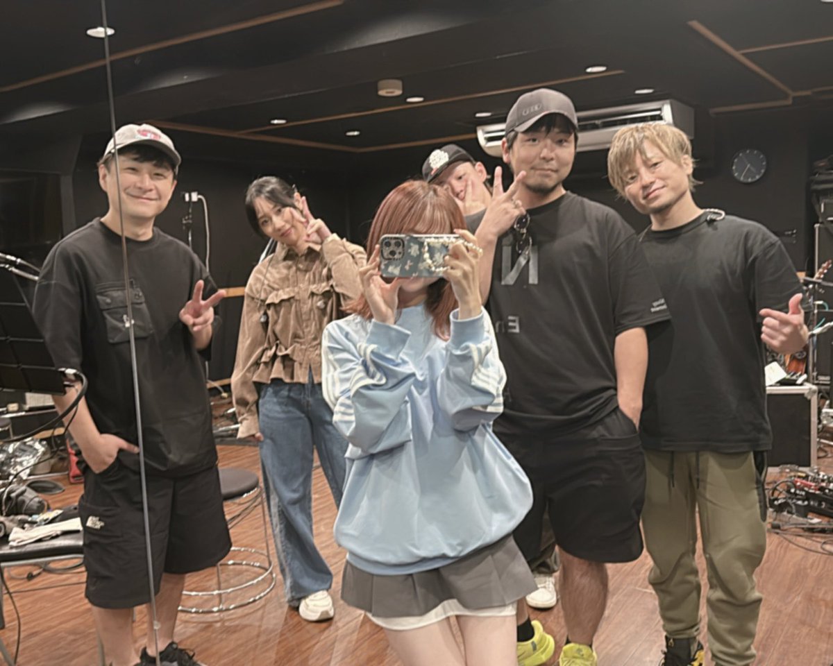 Liveリハでした！お疲れ様でした💮
本番まであと4日！！お知らせまだありますん！
#こはならむBDL