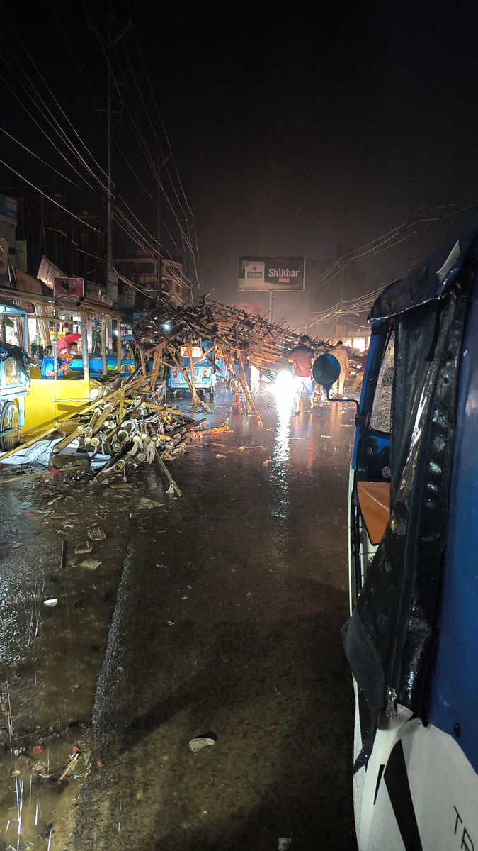 kushaldebroy's tweet photo. Cyclonic storm causes destruction of pandals and lightnings on the evening of Ashtami at Silchar. https://t.co/FCG0gkISkQ