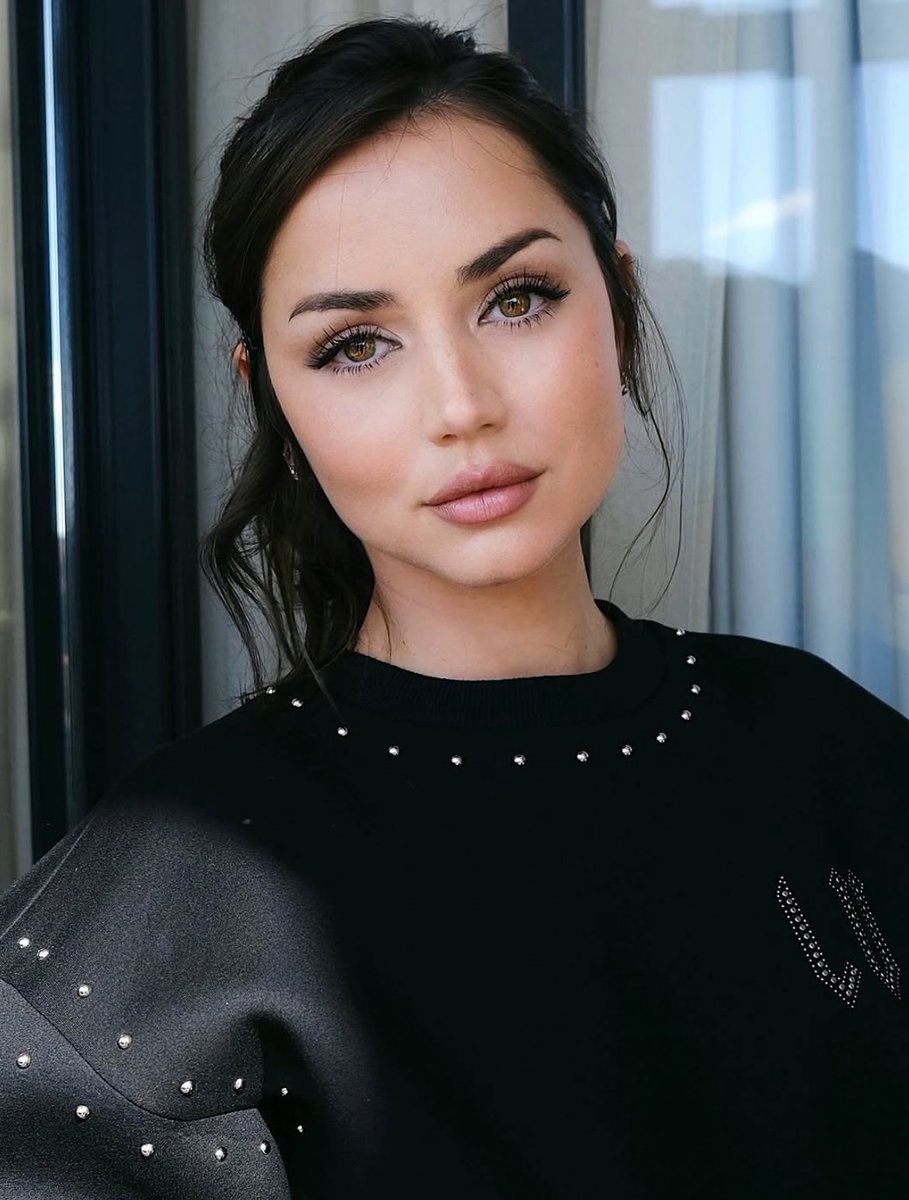 Ana de Armas stuns for Louis Vuitton in Paris.