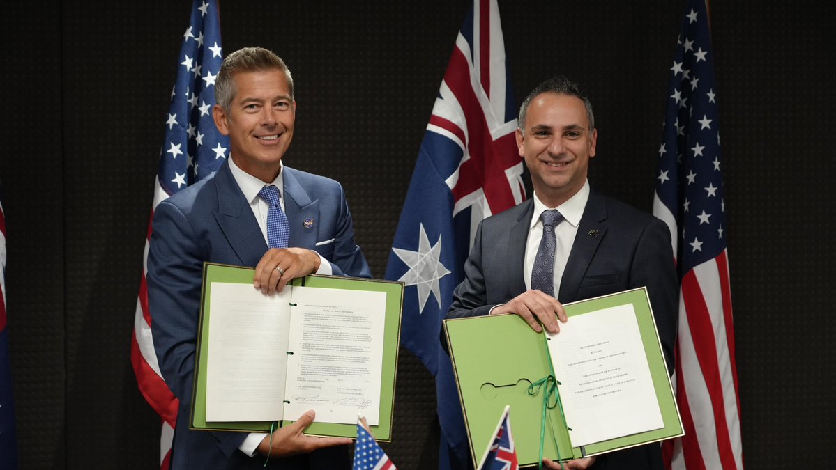 AusSpaceAgency's tweet image. A momentous Day Two at #IAC2025! 

The Australia and United States Space Framework Agreement was signed, a major space returns deal was landed, and space agency heads convened for the IAF Global Space Leaders Summit.

Recap the daily highlights here: space.gov.au/the-daily-from…
