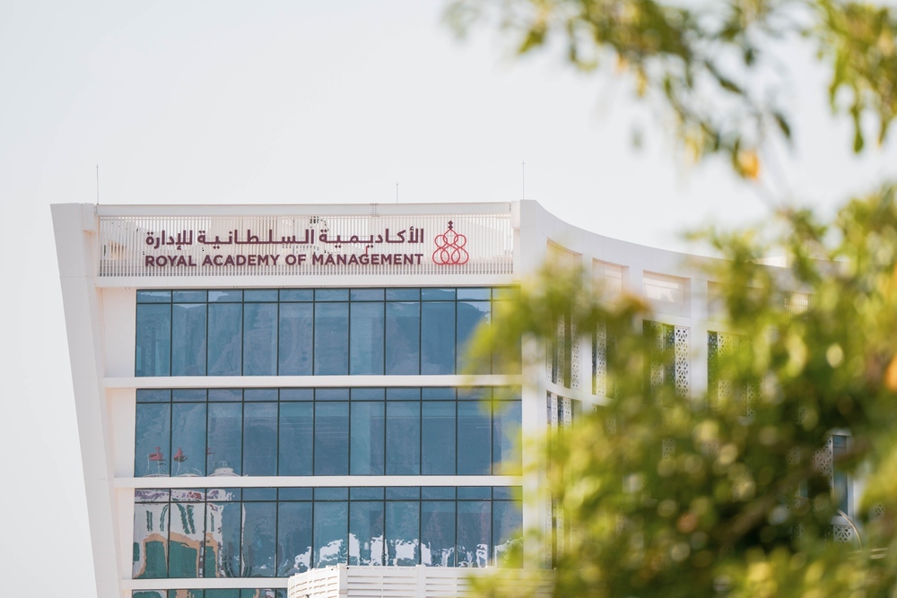 وكالة الأنباء العمانية (@omannewsagency) on Twitter photo بمباركةٍ سامية.. الأكاديمية السُّلطانية للإدارة تعلن عن "المبادرة الوطنية للفريق الحكومي الواحد" خلال أكتوبر المقبل، تُعنى بتطوير ذهنيّة إحداث الأثر في العمل الحكومي وتهدف إلى التركيز على الدور المحوري للوظيفة العامة. 
#العُمانية بمباركةٍ سامية.. الأكاديمية السُّلطانية للإدارة تعلن عن "المبادرة الوطنية للفريق الحكومي الواحد" خلال أكتوبر المقبل، تُعنى بتطوير ذهنيّة إحداث الأثر في العمل الحكومي وتهدف إلى التركيز على الدور المحوري للوظيفة العامة. 
#العُمانية