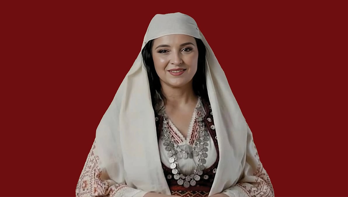 AI செயற்கை நுண்ணறிவு உலகின் முதல் அமைச்சராக அல்பேனியா நாட்டில் கடந்த செப்டம்பர் 11ஆம் தேதி பதவி ஏற்றிருக்கிறது.

அந்த நாட்டின் பிரதமர்  எடி ராமா தனது நாட்டில் தலை விரித்தாடும் ஊழலை ஒழிக்க இந்த அமைச்சரை வடிவமைத்துள்ளார்
 
ஐரோப்பாவில் 28 லட்சம் மக்கள் தொகையை கொண்ட நாடு அல்பேனியா;