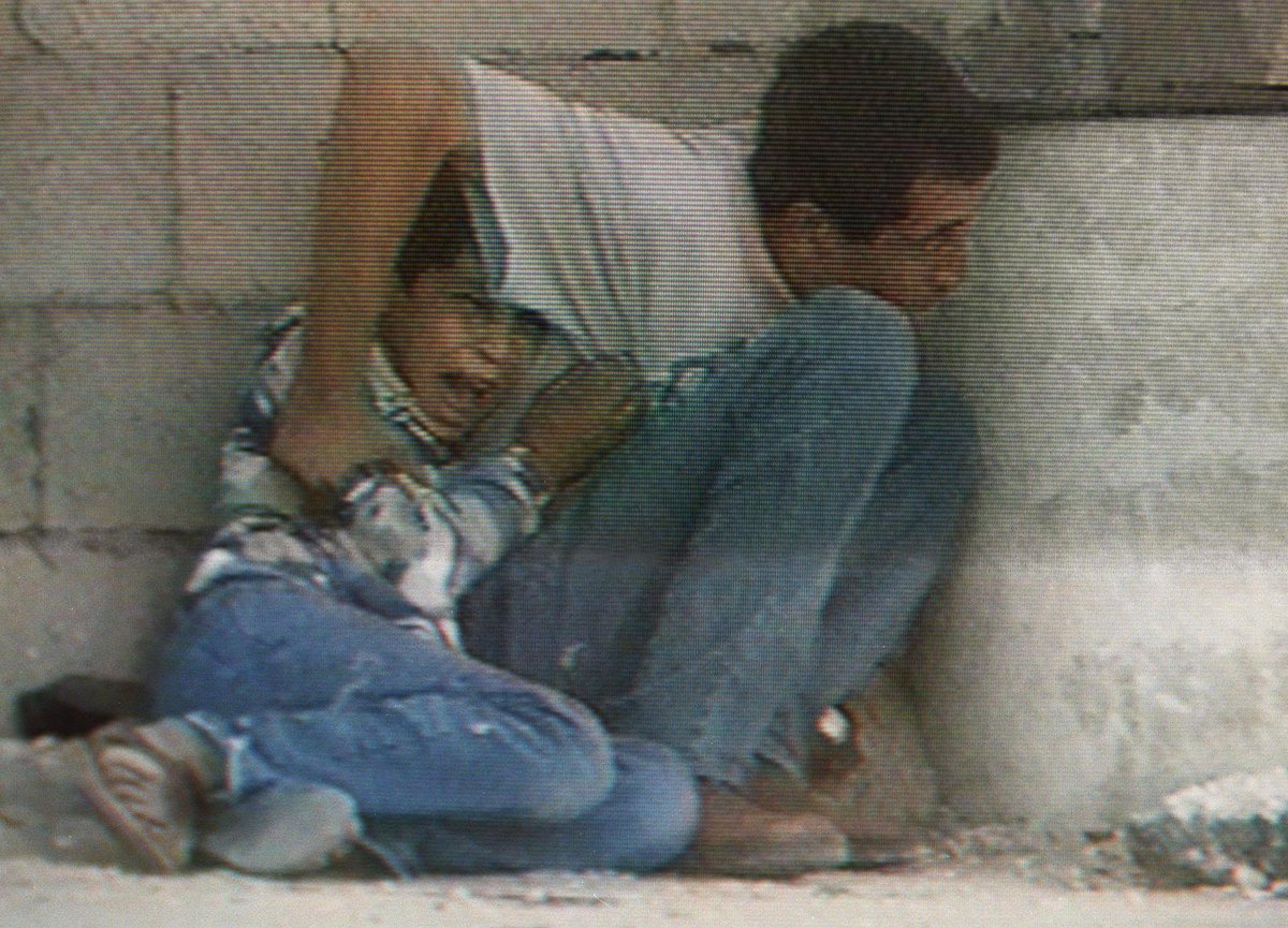 2001 Live tweet media