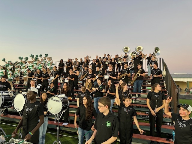 CMMSFoxes's tweet photo. It was great to see all the 8th grade band members spend a Friday Night with the Mighty Fox Marching Band!
We hope you got a great taste of what HS Band is like on a Friday Night!
Can't wait to see all these awesome students in the Mighty Fox Marching Band next year! https://t.co/2r8we56o1s