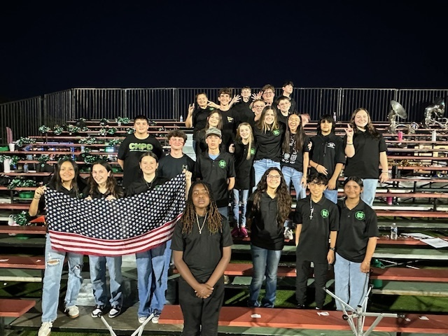 CMMSFoxes's tweet photo. It was great to see all the 8th grade band members spend a Friday Night with the Mighty Fox Marching Band!
We hope you got a great taste of what HS Band is like on a Friday Night!
Can't wait to see all these awesome students in the Mighty Fox Marching Band next year! https://t.co/2r8we56o1s