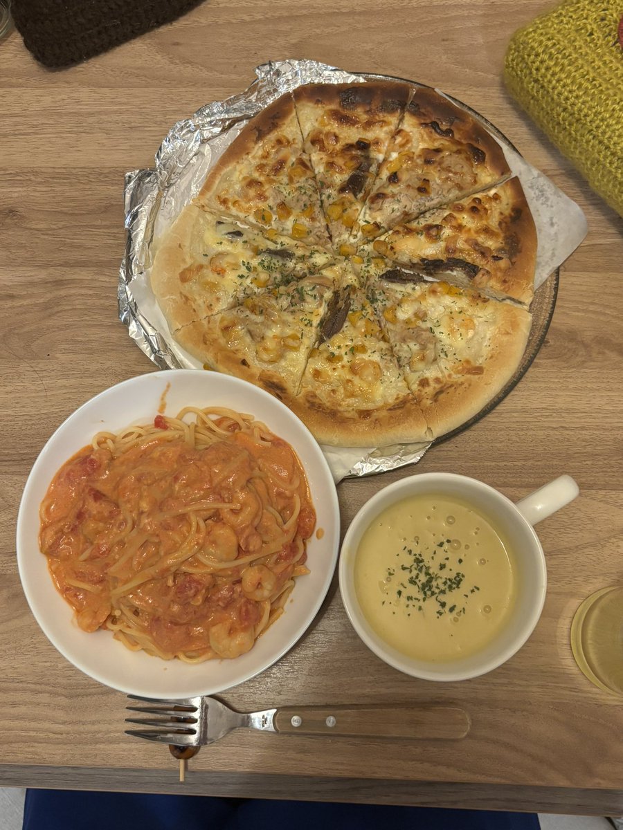 b11ppp's tweet photo. 料理してたら気分上↑↑
  #おうちごはん #夜ご飯 #自炊 #コーンスープもつくたよ https://t.co/A3FZT2VtM6