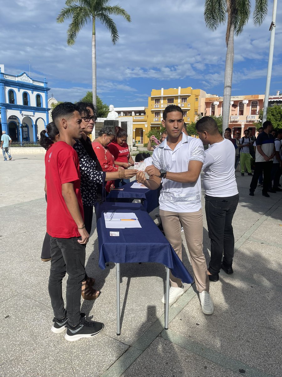 Acto de ingreso a la FEU de los estudiantes de primer año de la #FCES
#UniversidadDeGranma
#somoeconomia