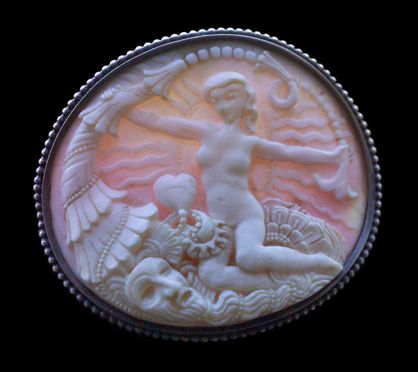 wikivictorian's tweet photo. Brooch by Karl &amp; Marie Berthold, 1918. Tadema Gallery. https://t.co/tE7Zi3sW63