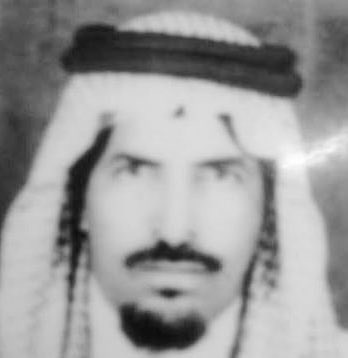 ابيات للشاعر بداح بن سعود بن حويدر رحمه الله  في البرازات 

الاد براز مزبنين الجلاوي  
حريبهم يصبر على صكت الحيف

بمدح بني عمي وساع الاهاوي
اللي مضاربهم سوات المغاريف

خيالهم فالكون ماهوب ياوي
يهوي على الحراب بمصقل السيف

هم صلبنا لا من بلتنا البلاوي
وانا سندهم لاعتزو فالمواقيف