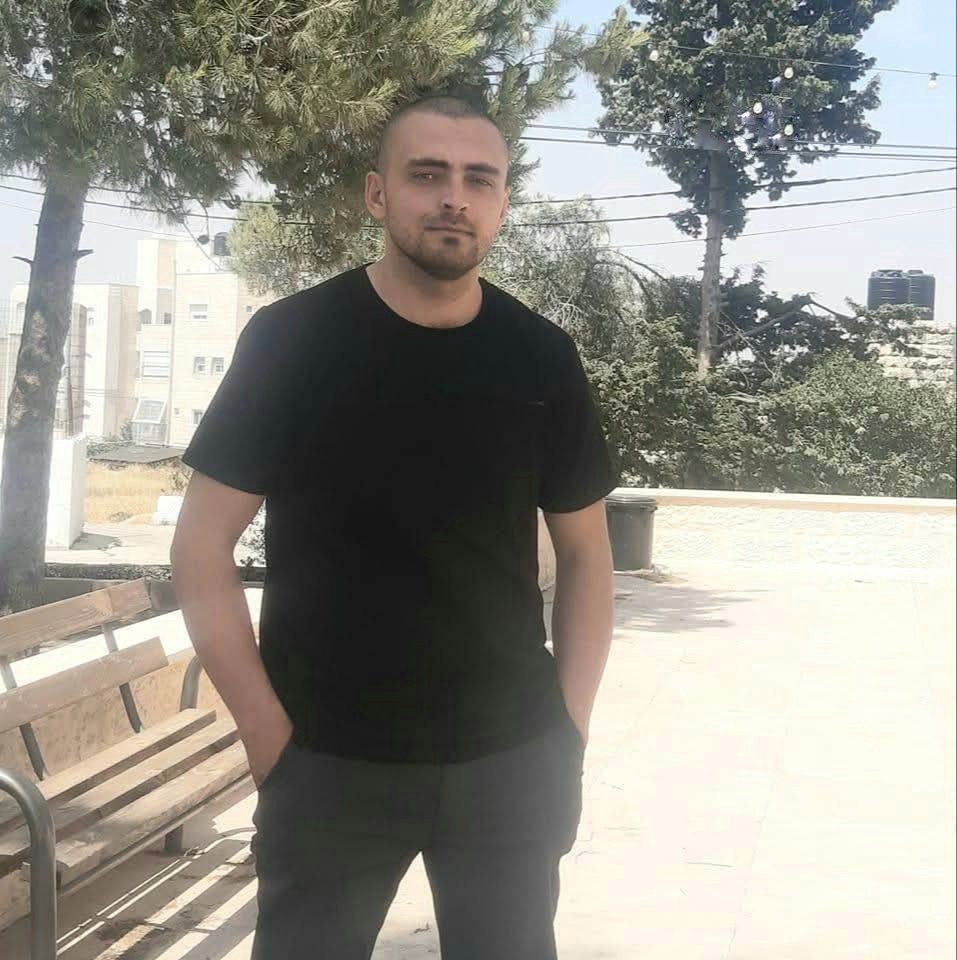 منفذ عملية "الدهس" عند مفرق الخضر قرب "القدس" الشهيد  "مهدي ديرية" من بيت فجار بيت لحم...

إرتقى شهيدًا.

رضوان الله وسلامه عليه
