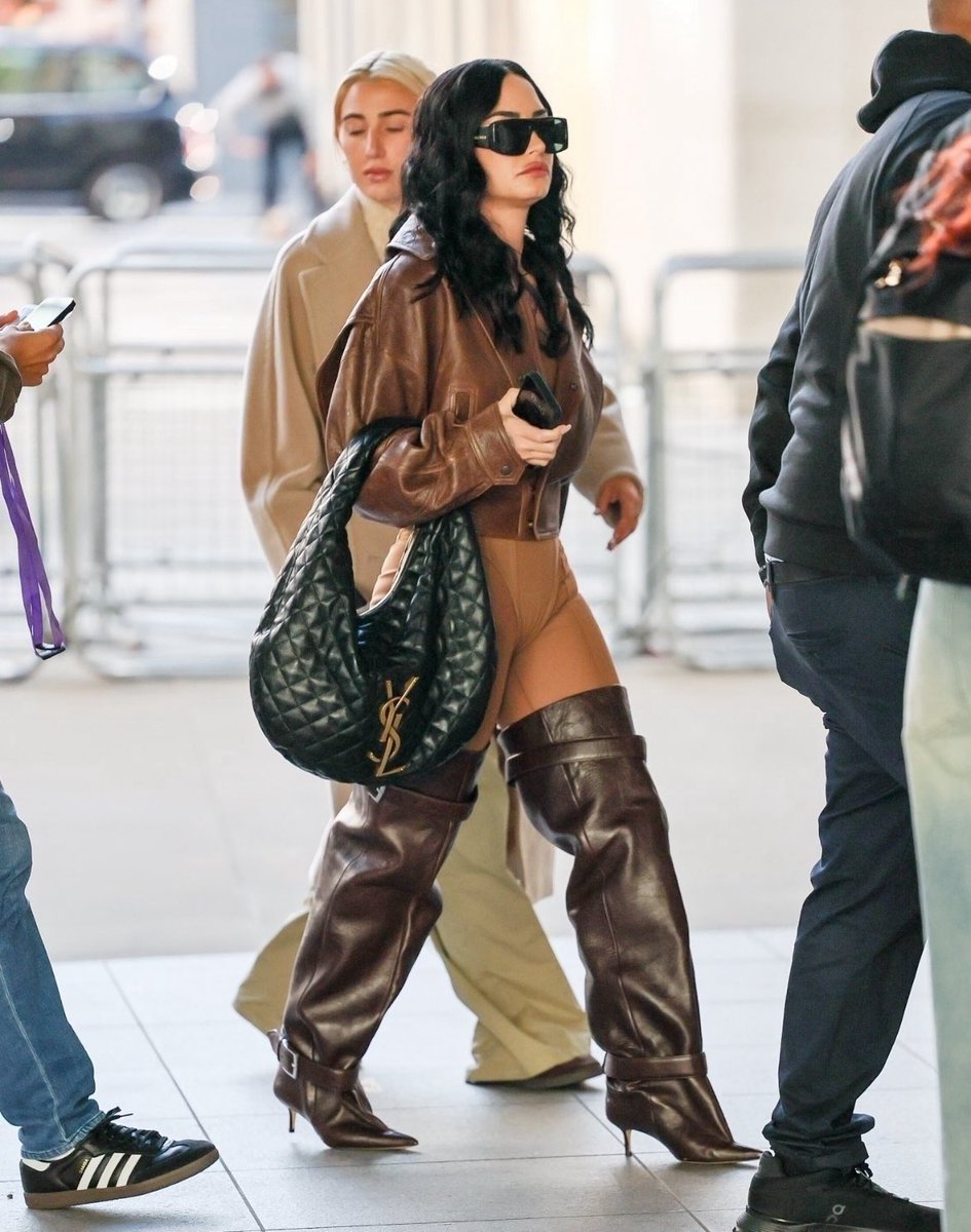 Demi Lovato dans les rues de Londres - 30 sept. 2025