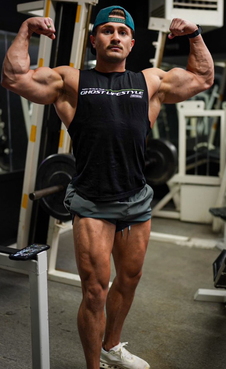 greedcoded's tweet image. I just open my arms and the air thickens into muscle around me