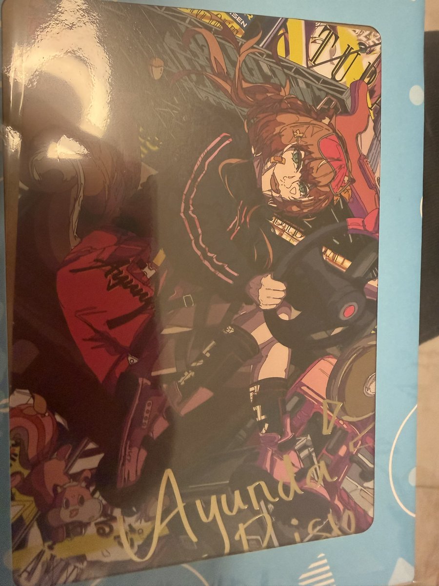 Nigachi3's tweet photo. After 8 months of waiting i finally got the Risu merch

#Ayunda_Risu #RiSekaiExpress https://t.co/JbM9LMINKP